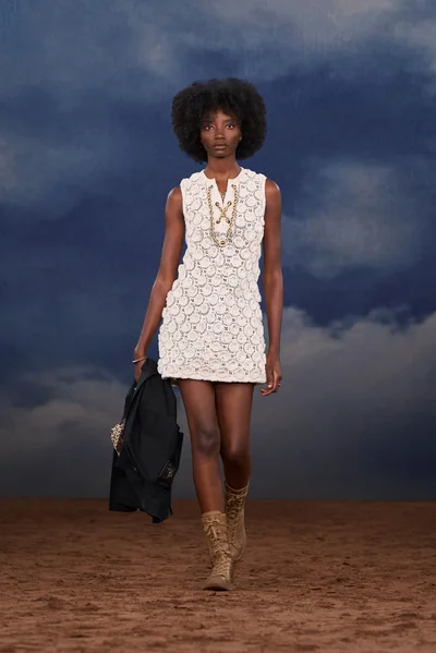 Look 3
